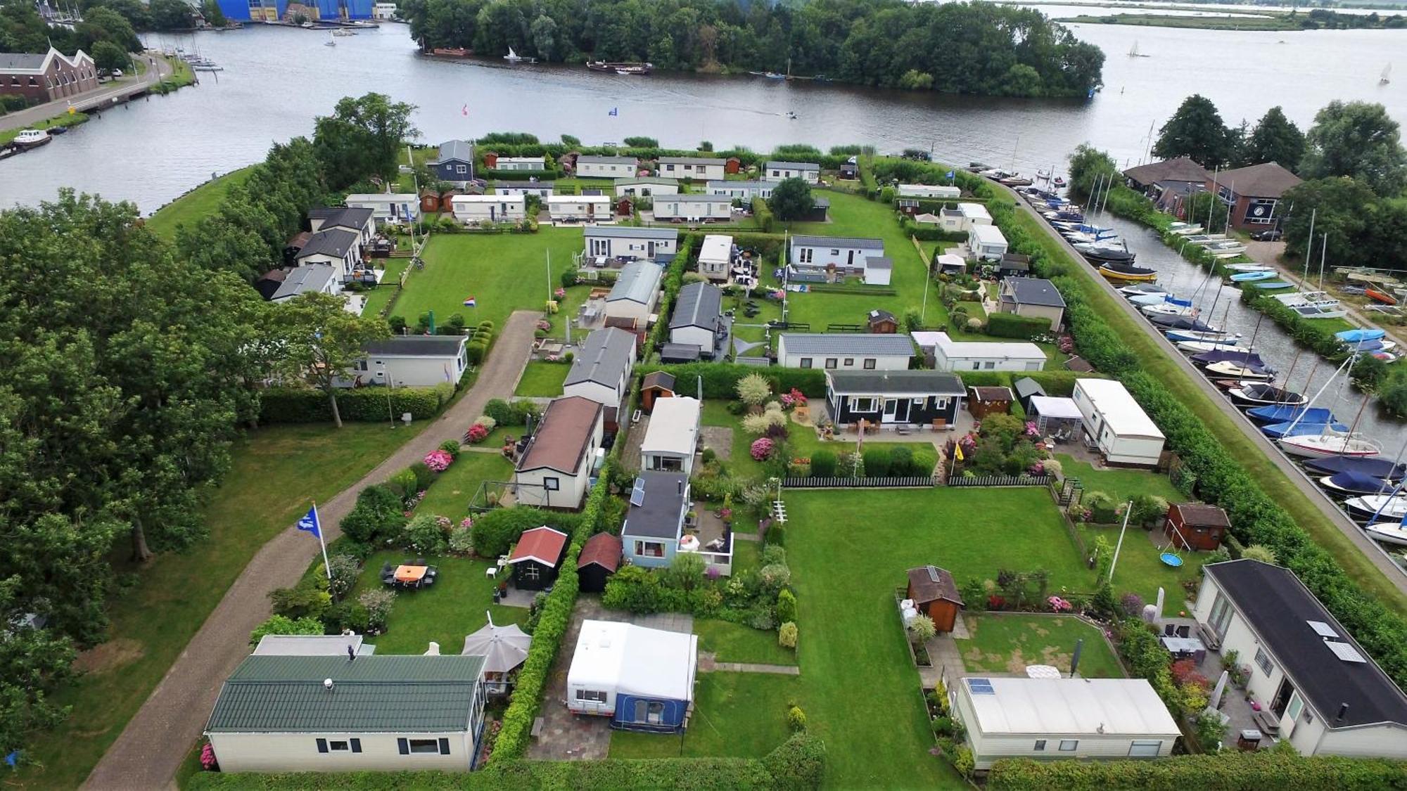 Hotel Camping De Hof Van Eeden à Warmond Extérieur photo